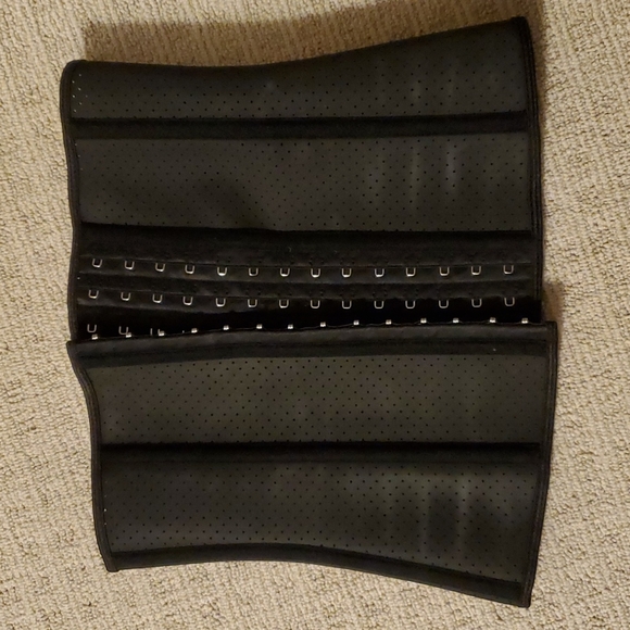 Yianna corset size small - Picture 1 of 2